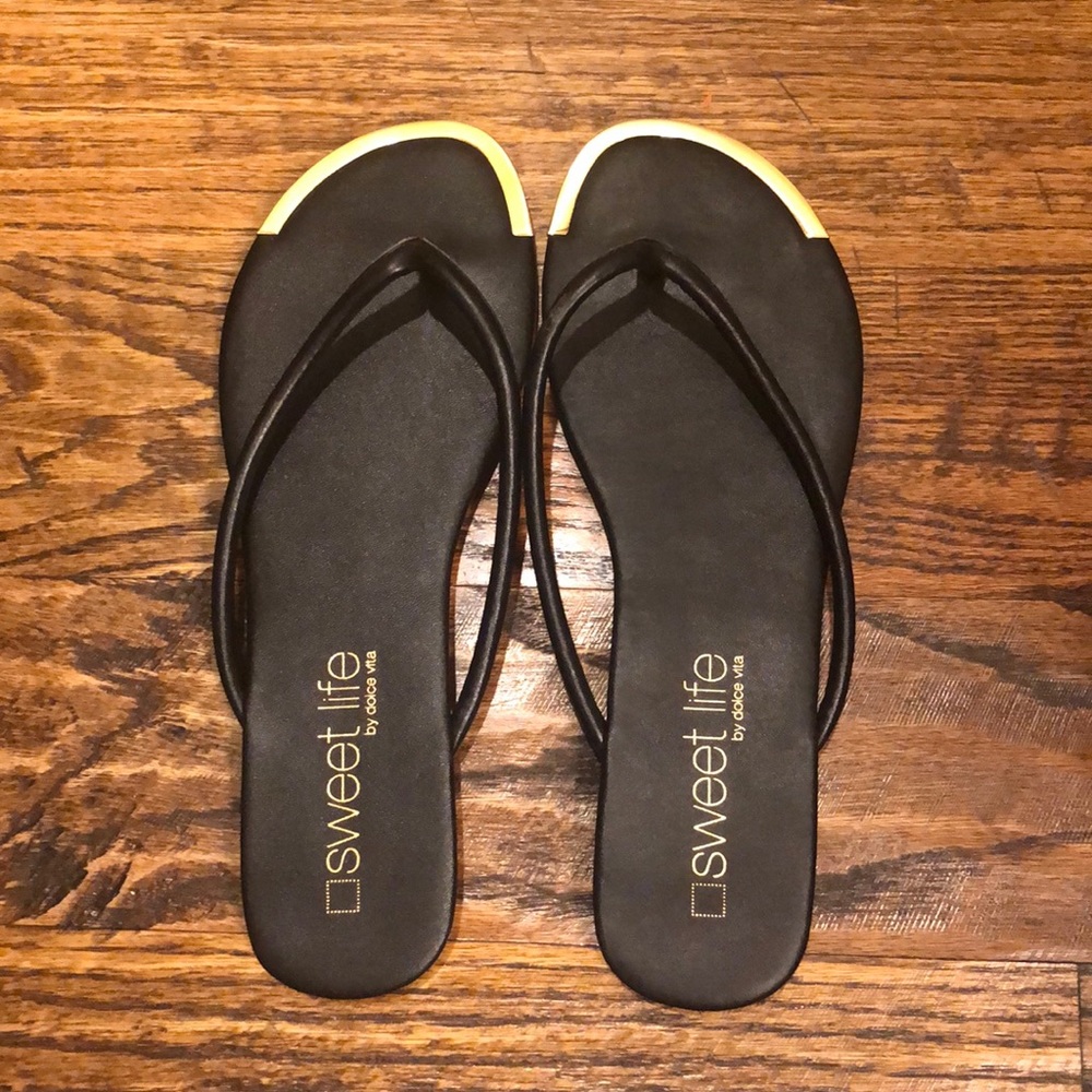 Dolce Vita leather flip flops